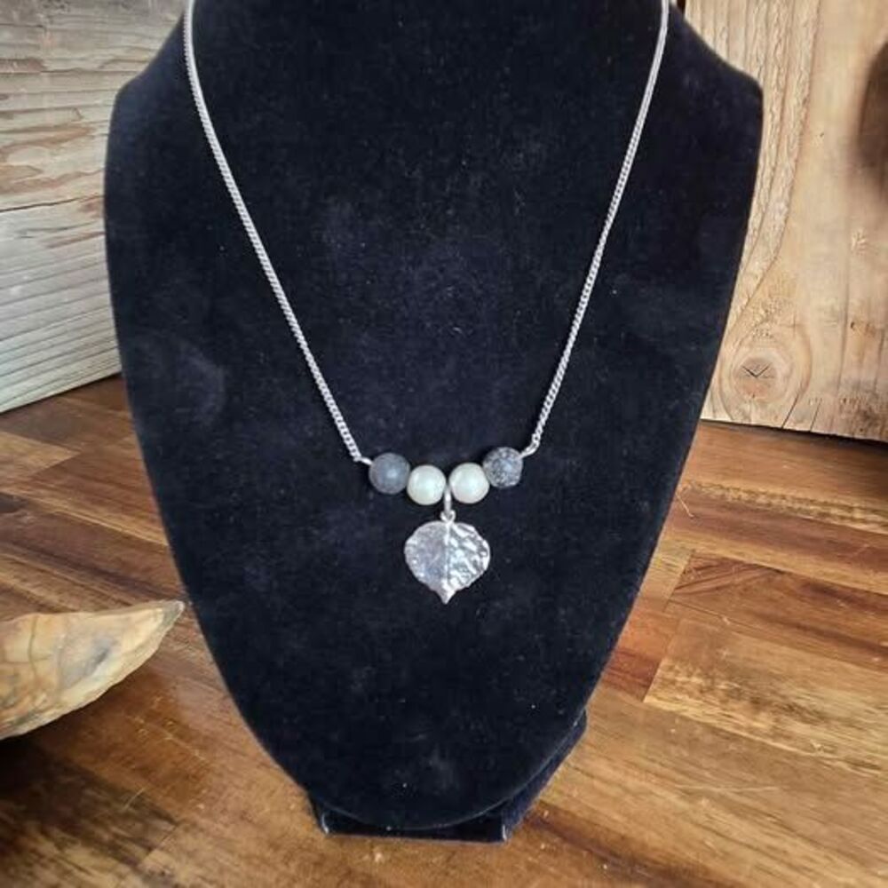 Handmade Aromatherapy Necklace Leaf Charm Pearl Lava Bead Essential Oil 20 Inch